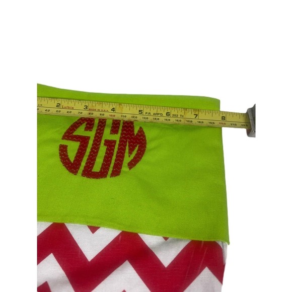 NWT LARGE RED AND WHITE Zig Zag  CHRISTMAS STOCKING GREEN TOP RED LOOP HANGER - Picture 3 of 3